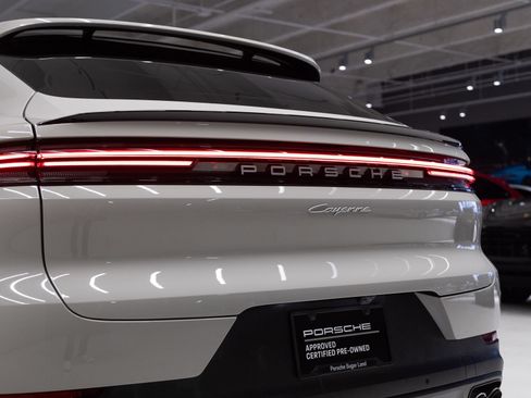 Certified 2024 Porsche Cayenne Coupe AWD/4WD image 31