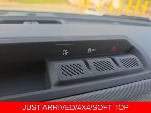Used 2022 Ford Bronco 4-Door AWD/4WD image 18