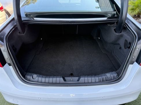Used 2016 Jaguar XF S image 34