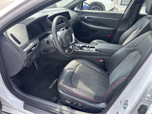 Used 2021 Hyundai Sonata SEL Plus w/ Tech Package FWD image 9
