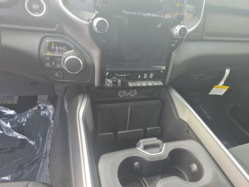 New 2026 RAM 1500 4x4 Crew Cab image 22