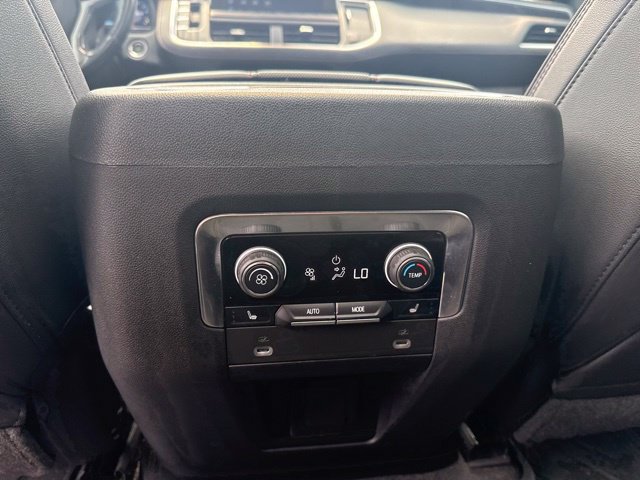 Used 2022 Chevrolet Suburban RST w/ Luxury Package AWD/4WD image 24