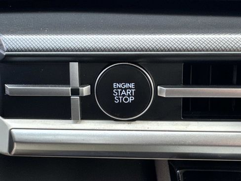 Used 2025 Hyundai Santa Fe SEL image 14