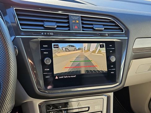 Used 2022 Volkswagen Tiguan SEL R-Line image 17