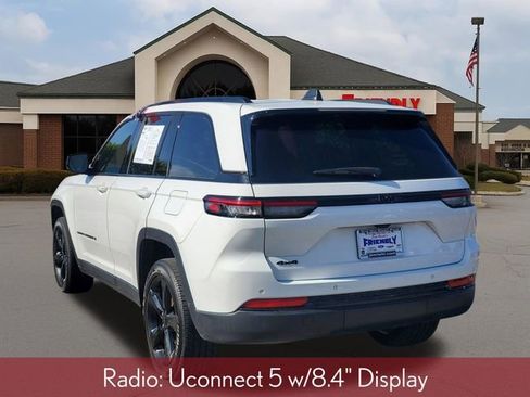 Used 2024 Jeep Grand Cherokee Altitude AWD/4WD image 3