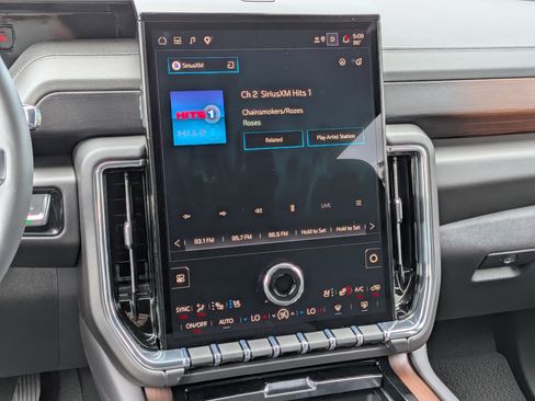 New 2026 GMC Yukon Denali w/ Sun & Power Step Package AWD/4WD image 20