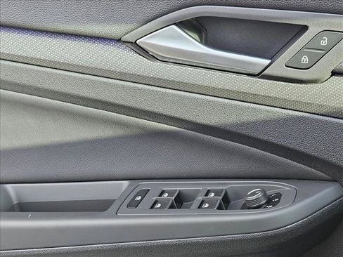 Used 2024 Volkswagen Golf R AWD/4WD image 6