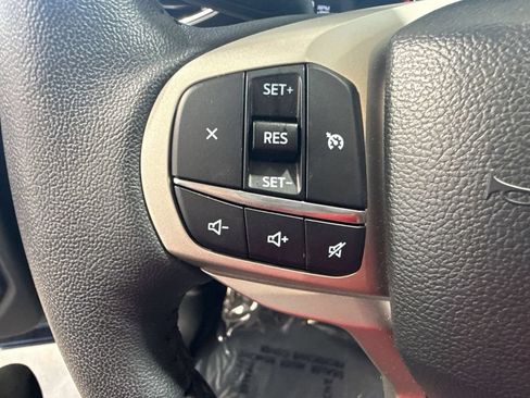 Used 2023 Ford Explorer XLT w/ Equipment Group 202A AWD/4WD image 19