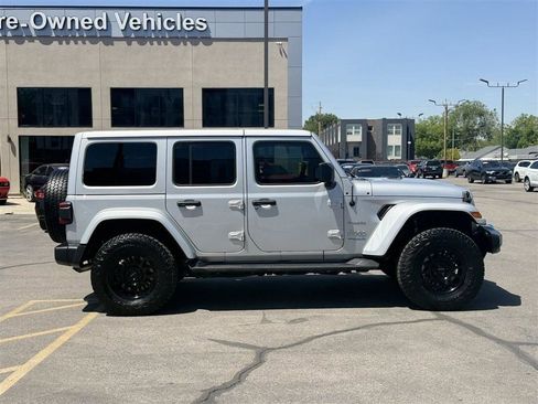 Used 2022 Jeep Wrangler Unlimited Sahara w/ Cold Weather Group AWD/4WD image 7