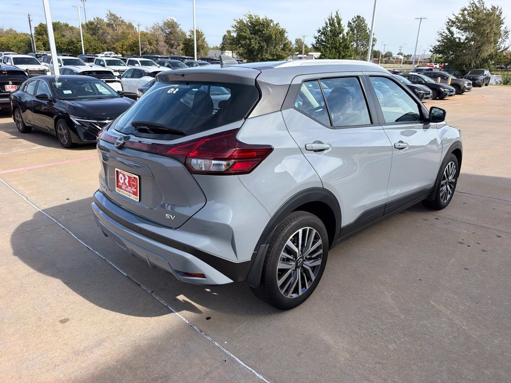 Used 2024 Nissan Kicks SV FWD image 5