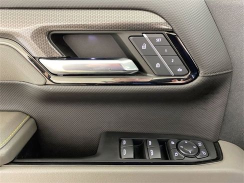 Used 2023 Chevrolet Silverado 1500 ZR2 w/ Technology Package image 26