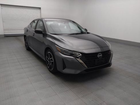 Used 2025 Nissan Sentra SR FWD image 13