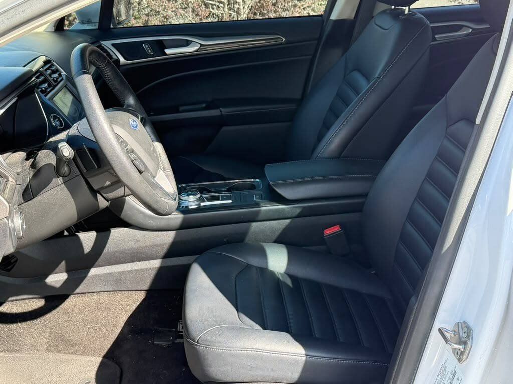 Used 2019 Ford Fusion SEL FWD image 10