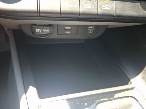 Certified 2024 Hyundai Elantra SEL FWD image 24