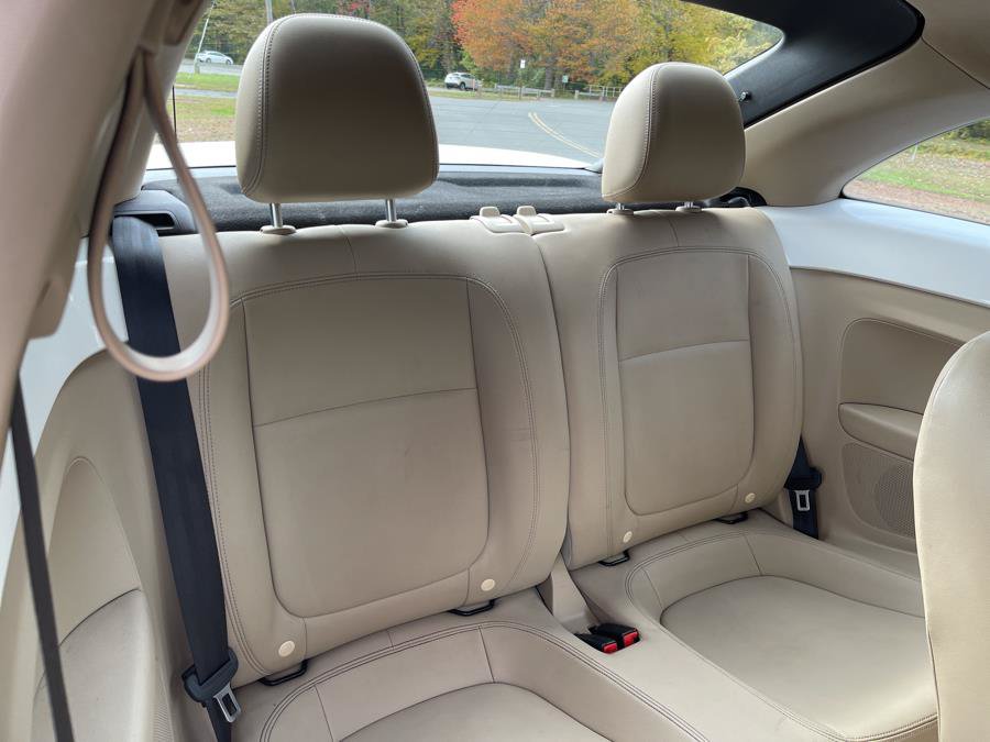 Used 2013 Volkswagen Beetle TDI FWD image 10