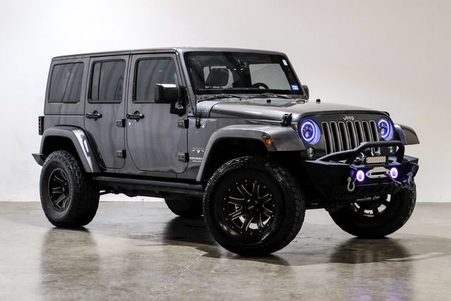 Used 2016 Jeep Wrangler Unlimited Sahara w/ Dual Top Group AWD/4WD image 7