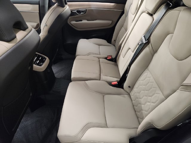New 2026 Volvo XC90 T8 Plus w/ Protection Package Premier AWD/4WD image 30