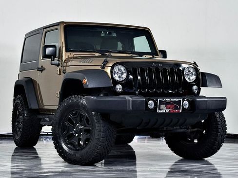 Used 2015 Jeep Wrangler Sport AWD/4WD image 2