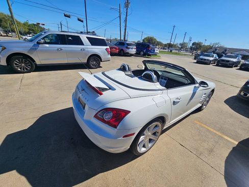 Used 2006 Chrysler Crossfire Limited RWD image 15