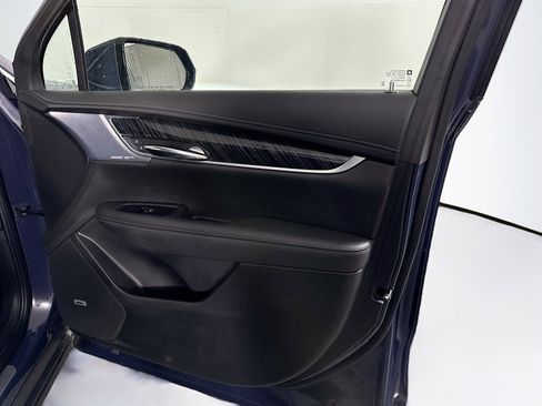 Used 2025 Cadillac XT6 Premium Luxury image 35