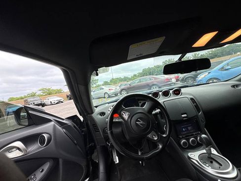 Used 2020 Nissan 370Z Coupe RWD image 5