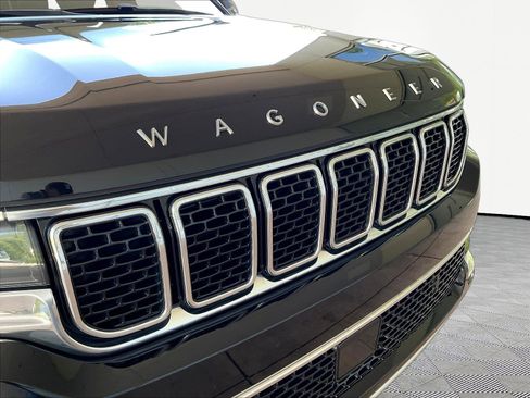 Used 2023 Jeep Wagoneer Series II AWD/4WD image 32