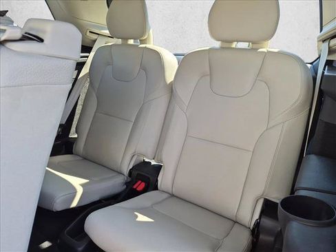 Used 2023 Volvo XC90 B5 Core AWD/4WD image 23