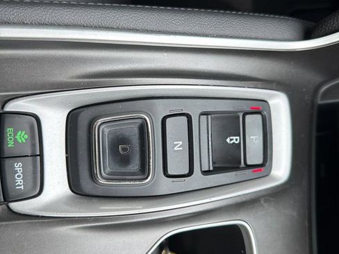 Used 2019 Honda Accord Touring image 24