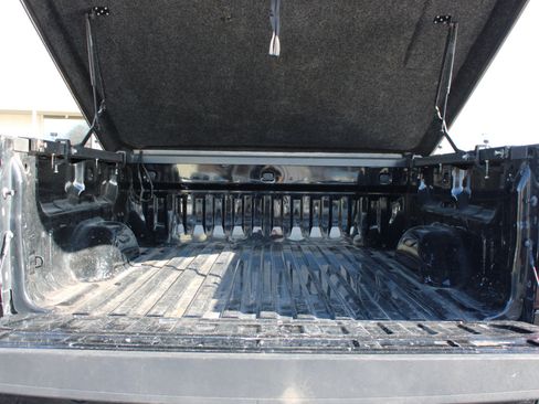 Used 2018 Chevrolet Silverado 1500 LT w/ All Star Edition image 9