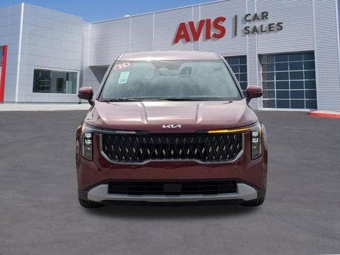 Used 2025 Kia Carnival FWD image 2