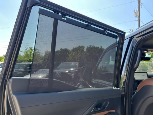 Used 2026 Lexus GX 550 AWD/4WD image 19
