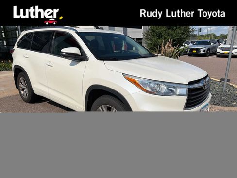 Used 2015 Toyota Highlander XLE AWD/4WD image 1