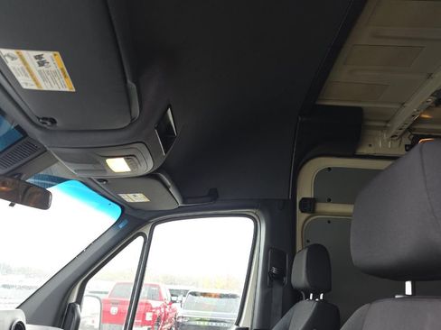 Used 2023 Mercedes-Benz Sprinter 2500 image 7