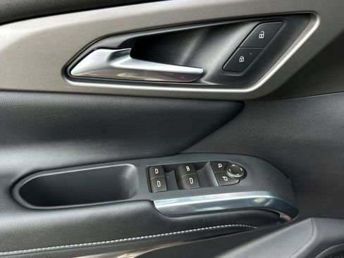 New 2026 Chevrolet Traverse LT image 11