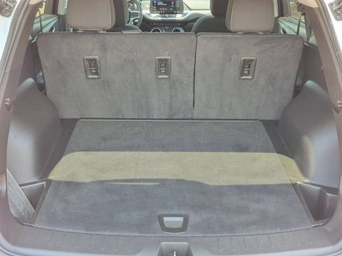 Used 2025 Chevrolet Blazer LT FWD image 28