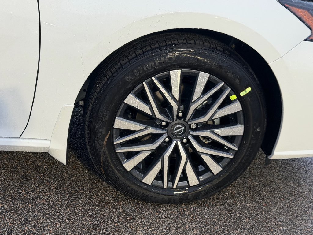 New 2026 Nissan Altima 2.5 SV FWD image 9