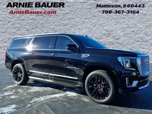 Used 2023 GMC Yukon XL Denali w/ Advanced Technology Package image 1