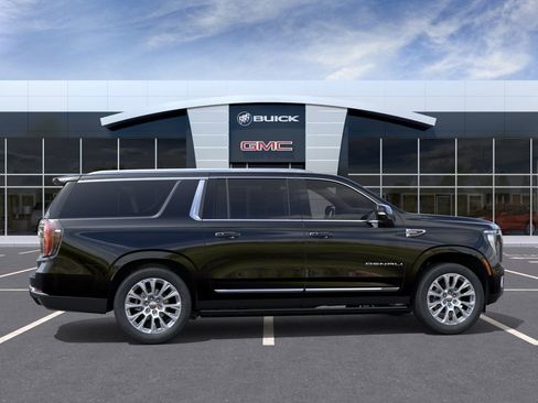 New 2026 GMC Yukon XL Denali w/ Denali Reserve Package image 6