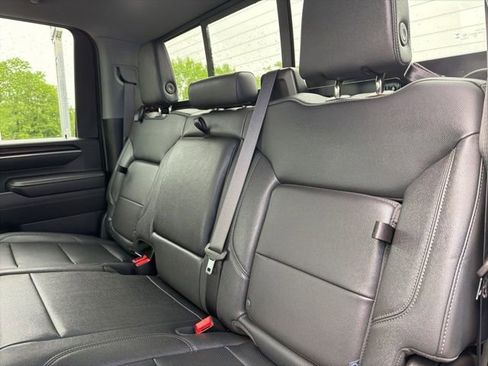 Used 2025 GMC Sierra 2500 SLT w/ SLT Premium Package AWD/4WD image 22