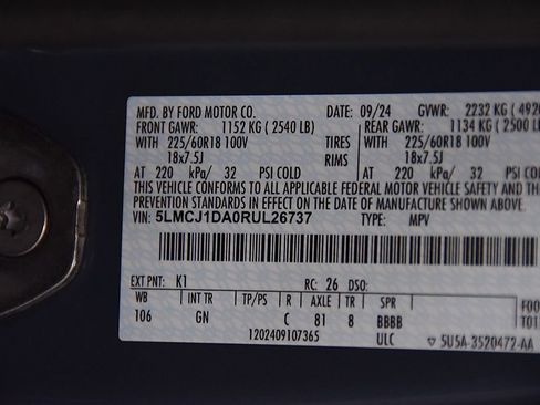 Used 2024 Lincoln Corsair AWD w/ Equipment Group 102A image 17