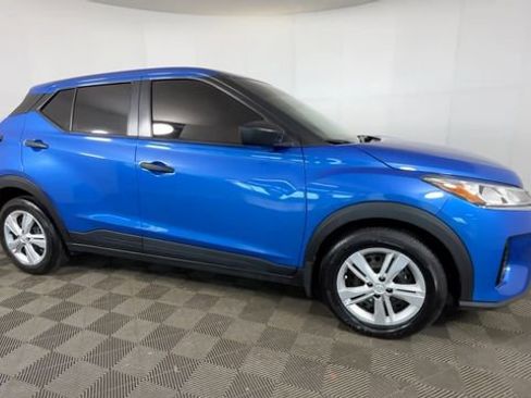 Used 2024 Nissan Kicks S FWD image 3