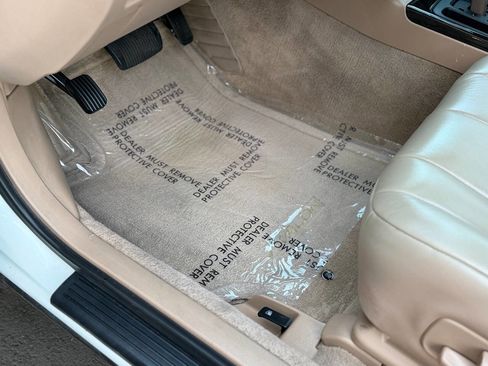 Used 1996 Toyota Avalon XLS image 6