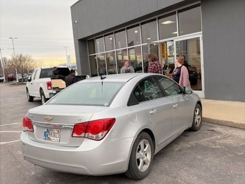 Used 2014 Chevrolet Cruze LT image 4