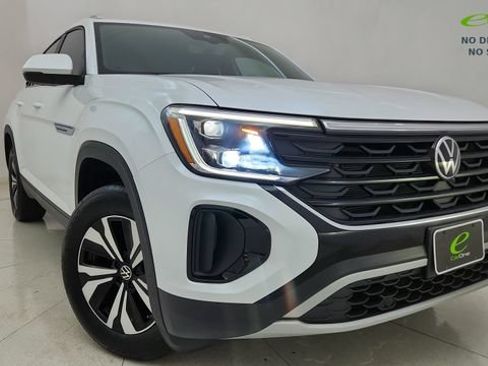Used 2026 Volkswagen Atlas Cross Sport SE AWD/4WD image 16
