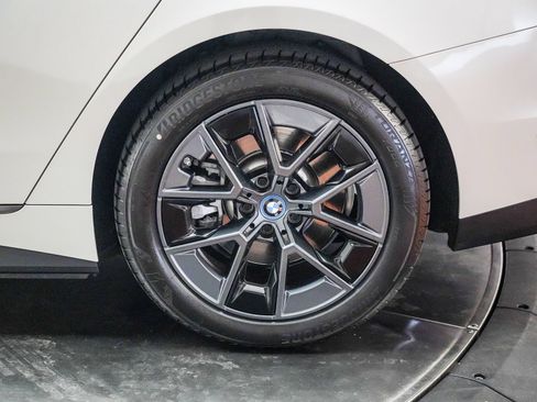 Used 2023 BMW i4 eDrive35 w/ Premium Package RWD image 9