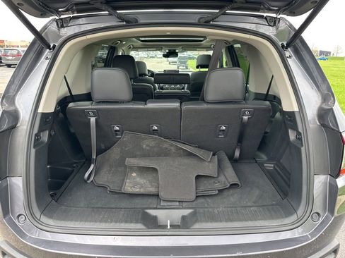 Used 2025 Honda Pilot Touring image 13