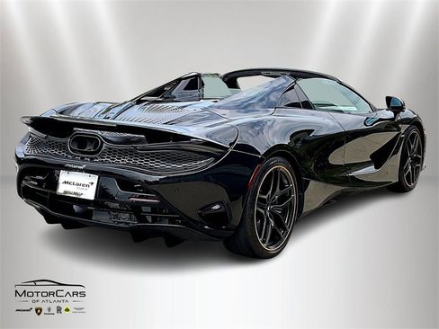 Used 2024 McLaren 750S Spider image 12