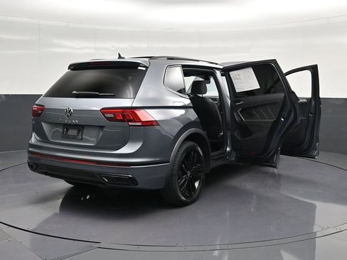Used 2022 Volkswagen Tiguan SE R-Line FWD image 28