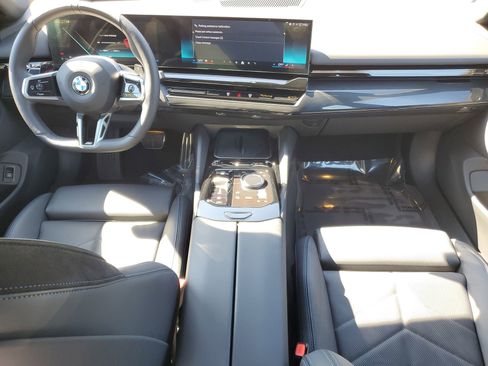 Used 2025 BMW 530i image 14