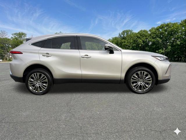 Used 2024 Toyota Venza XLE AWD/4WD image 10